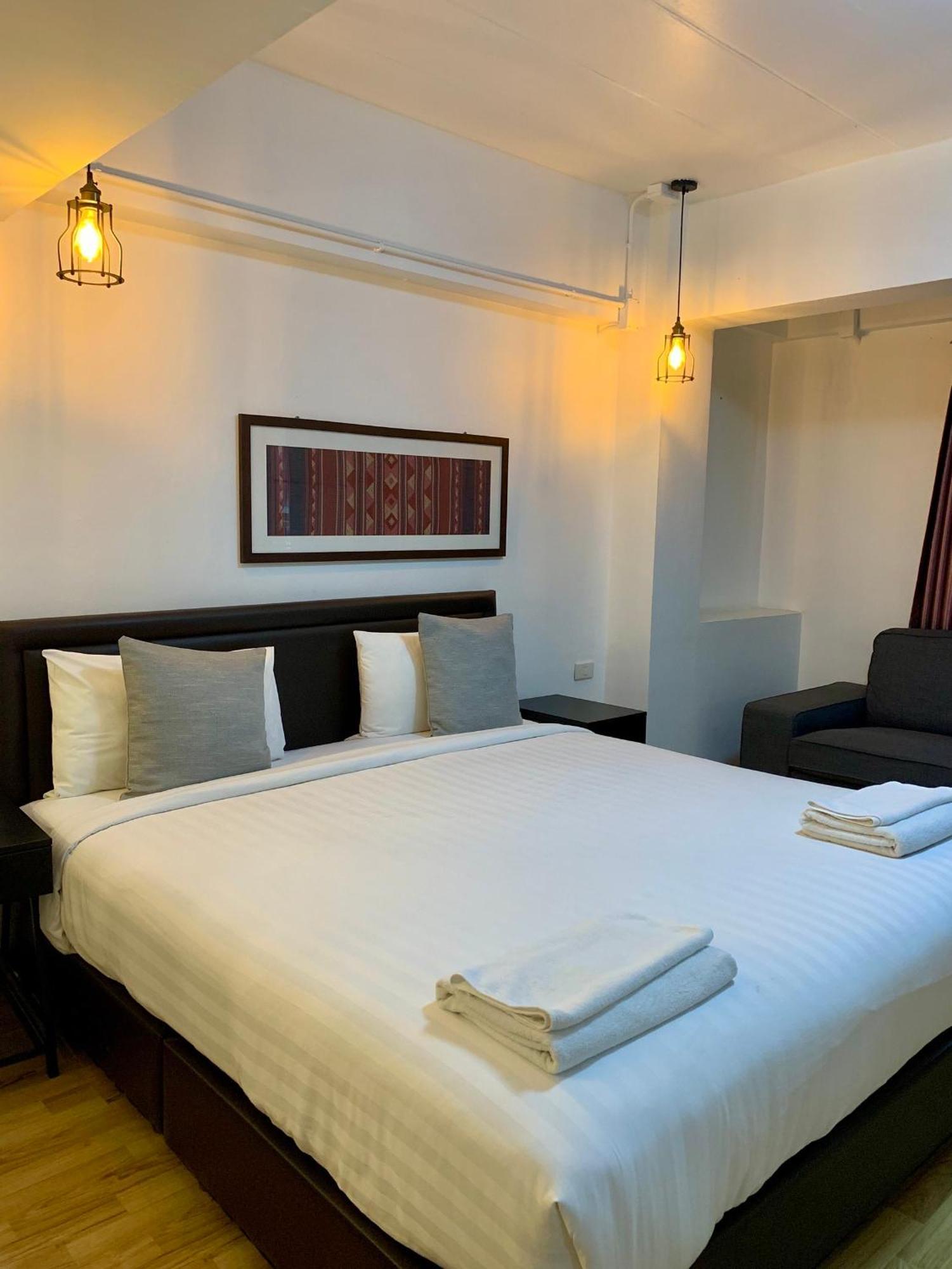 Kailub Rooms Hotel Bangkok Exterior photo